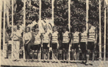 Recollections of the 1988 Women’s Tour de France Féminin A picture of our team (USA) at the team presentation, 1988. From left, Tdf personnel, team manager Paula Andros, Betsy King, Laura Howat, Linda Brennaman, Laura Charameda, Annie Sirotniak, Susan Yeaton and ?.