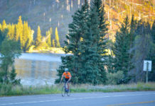 Jackson Hole – Tetons Classic – Around the Block Bike rider by the snake river canyon near Astoria Hot Springs