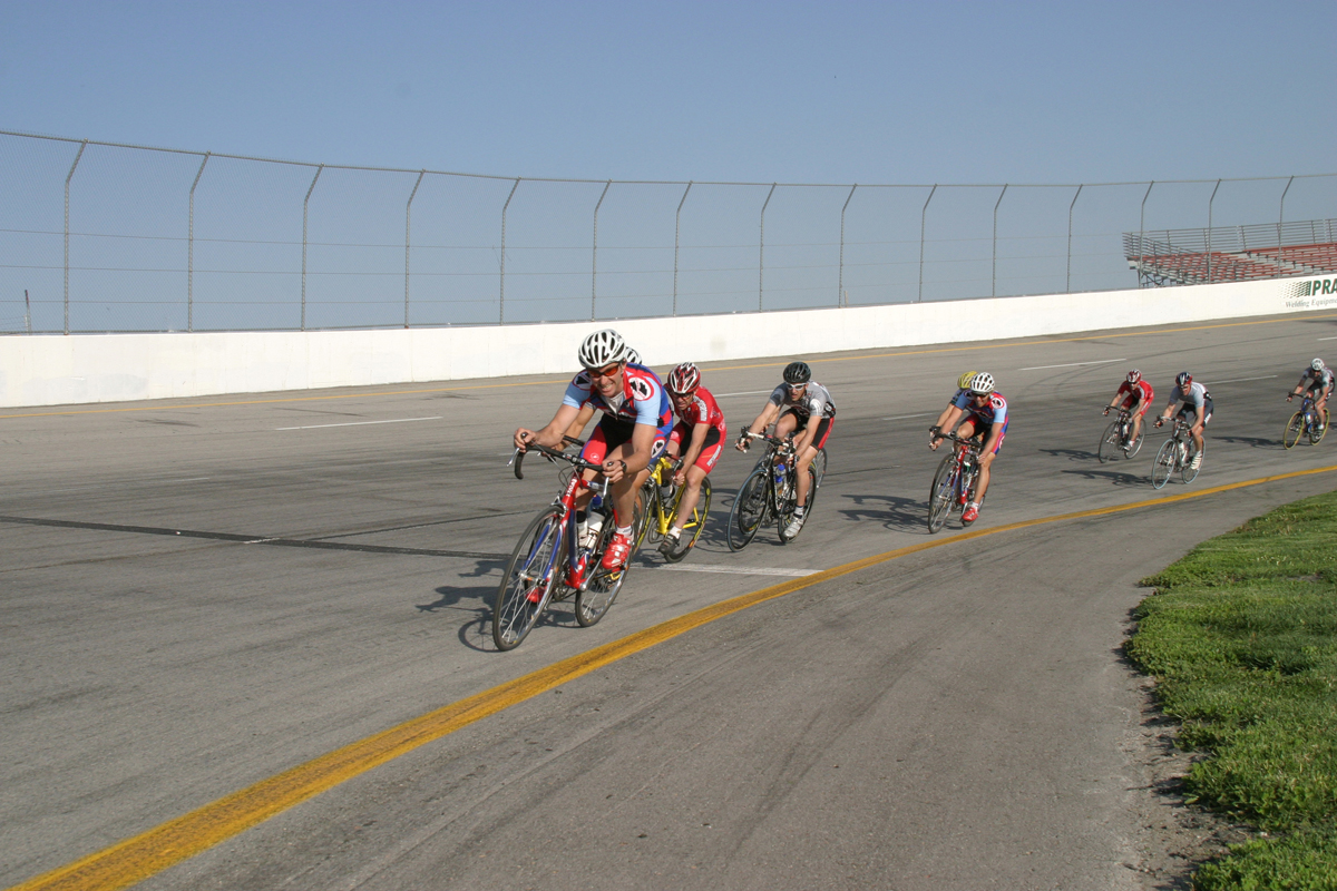 Terry McGinnis at the front on the Rocky Mountain Raceway Oval in 2004. Photo by Dave Iltis