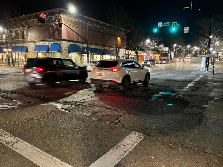 Study: Drivers Don’t Look for Cyclists at Intersections