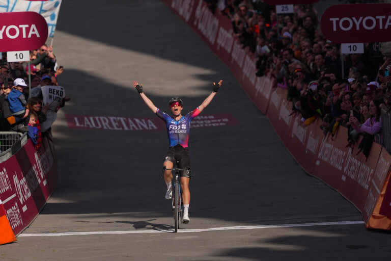 Demi Vollering Triumphs at Strade Bianche Women Elite, Defeating Former Boss Anna van der Breggen in Dramatic Finish