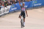 Mathieu-van-der-Poel-Tris-Parigi-Roubaix-2025