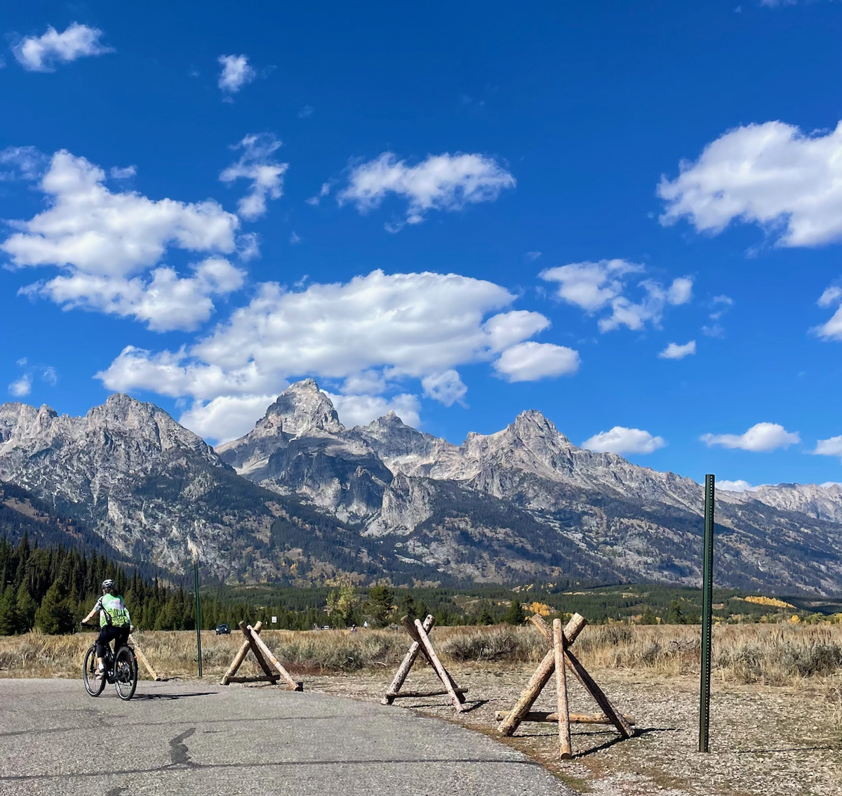 Pedaling Beneath the Peaks: Exploring the Grand Teton Pathways – Cycling West Pedaling Beneath the Peaks: Exploring the Grand Teton Pathways – Cycling West