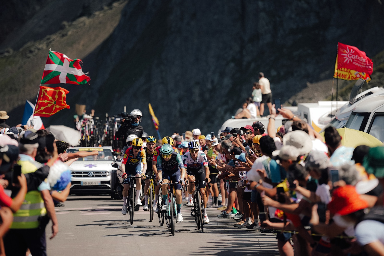 09/07/2026 - Tour de France 2026 - Étape 6 - Pau / Gavarnie-Gèdre (186,2 km) - Lenny MARTINEZ (BAHRAIN VICTORIOUS), Remco EVENEPOEL (RED BULL - BORA - HANSGROHE) - col du tourmalet Photo: Thomas Maheux/ASO