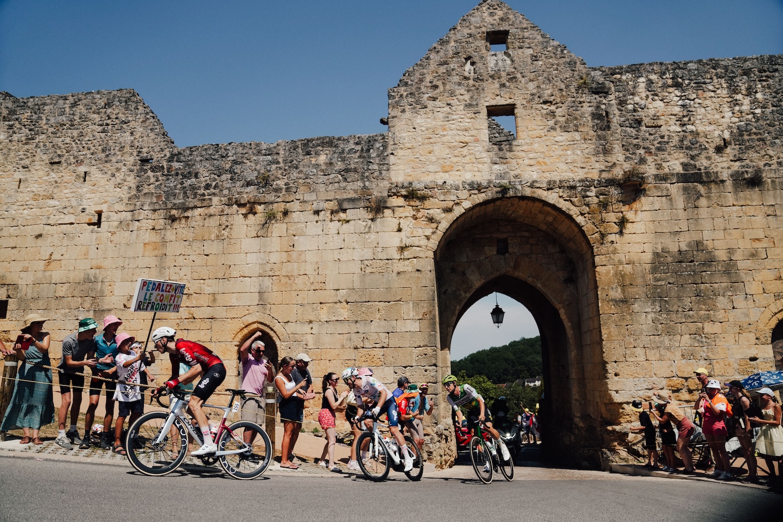 11/07/2026 - Tour de France 2026 - Étape 8 - Périgueux / Bergerac (180,4 km) - Liam SLOCK (LOTTO INTERMARCHE), Thibault GUERNALEC (TOTALENERGIES), Jakub OTRUBA (CAJA RURAL-SEGUROS RGA). Photo: Thomas Maheux/ASO