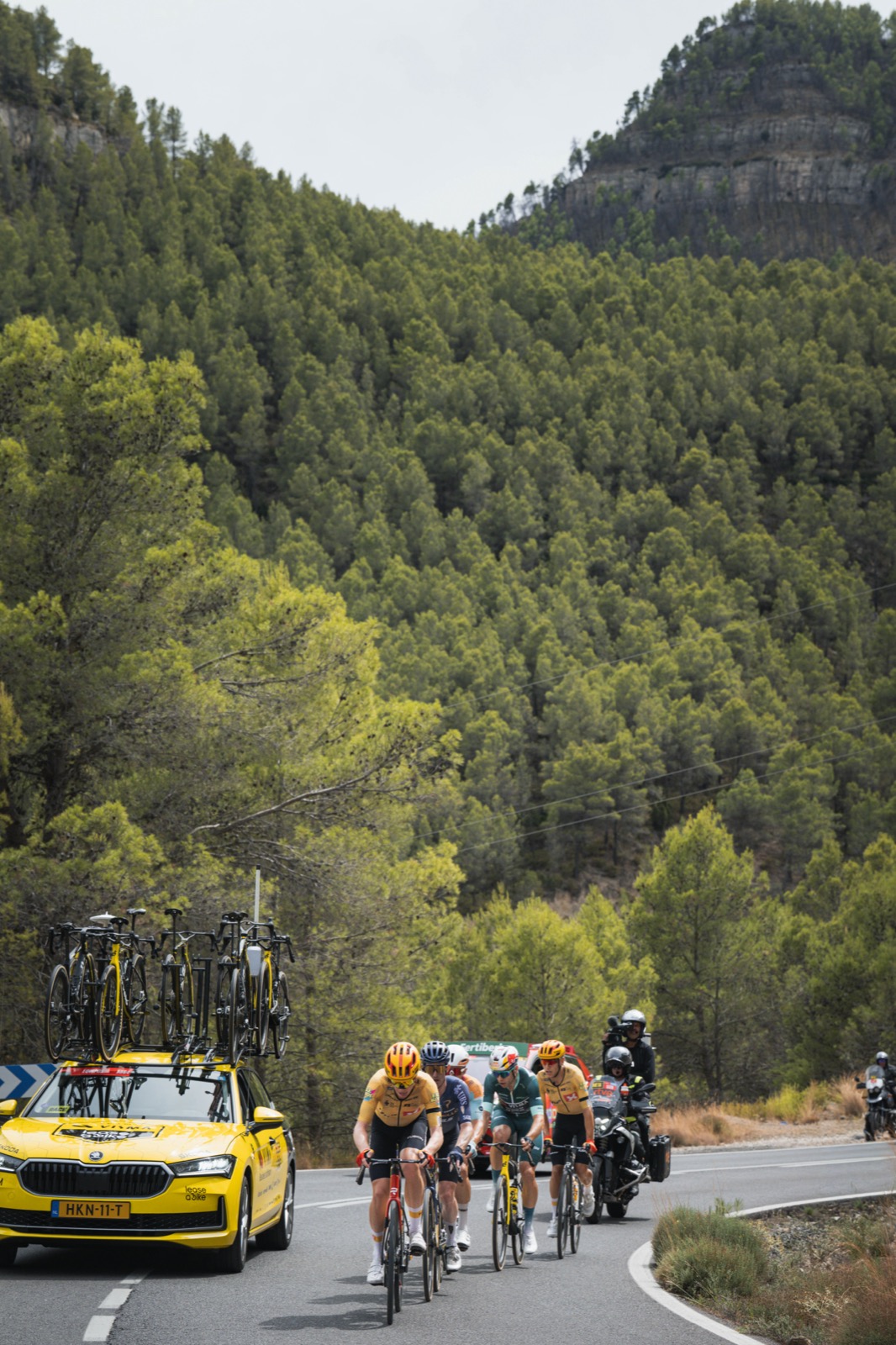 28/08/2026 - La Vuelta 2026 - Stage 7 - Vall d’Alba > Aramón Valdelinares (149,8 Km) - Wout VAN AERT (TEAM VISMA - LEASE A BIKE), Andreas LEKNESSUND (UNO-X MOBILITY), Tobias JOHANNESSEN (UNO-X MOBILITY), Edward DUNBAR (PINARELLO-Q36.5 PRO CYCLING TEAM), Alexey LUTSENKO (NSN CYCLING TEAM). Photo: Toni Baixauli/ASO